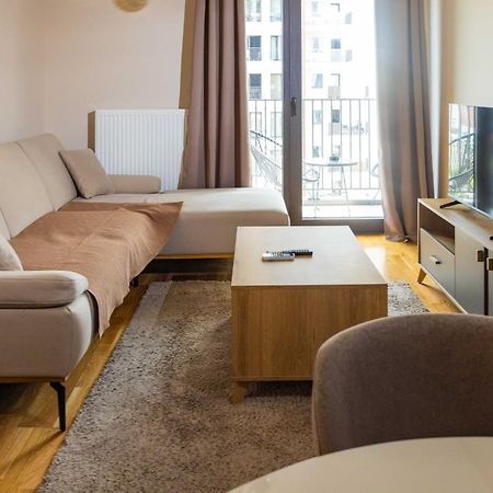 180° View Apartment In Diamond Building Escópia Exterior foto