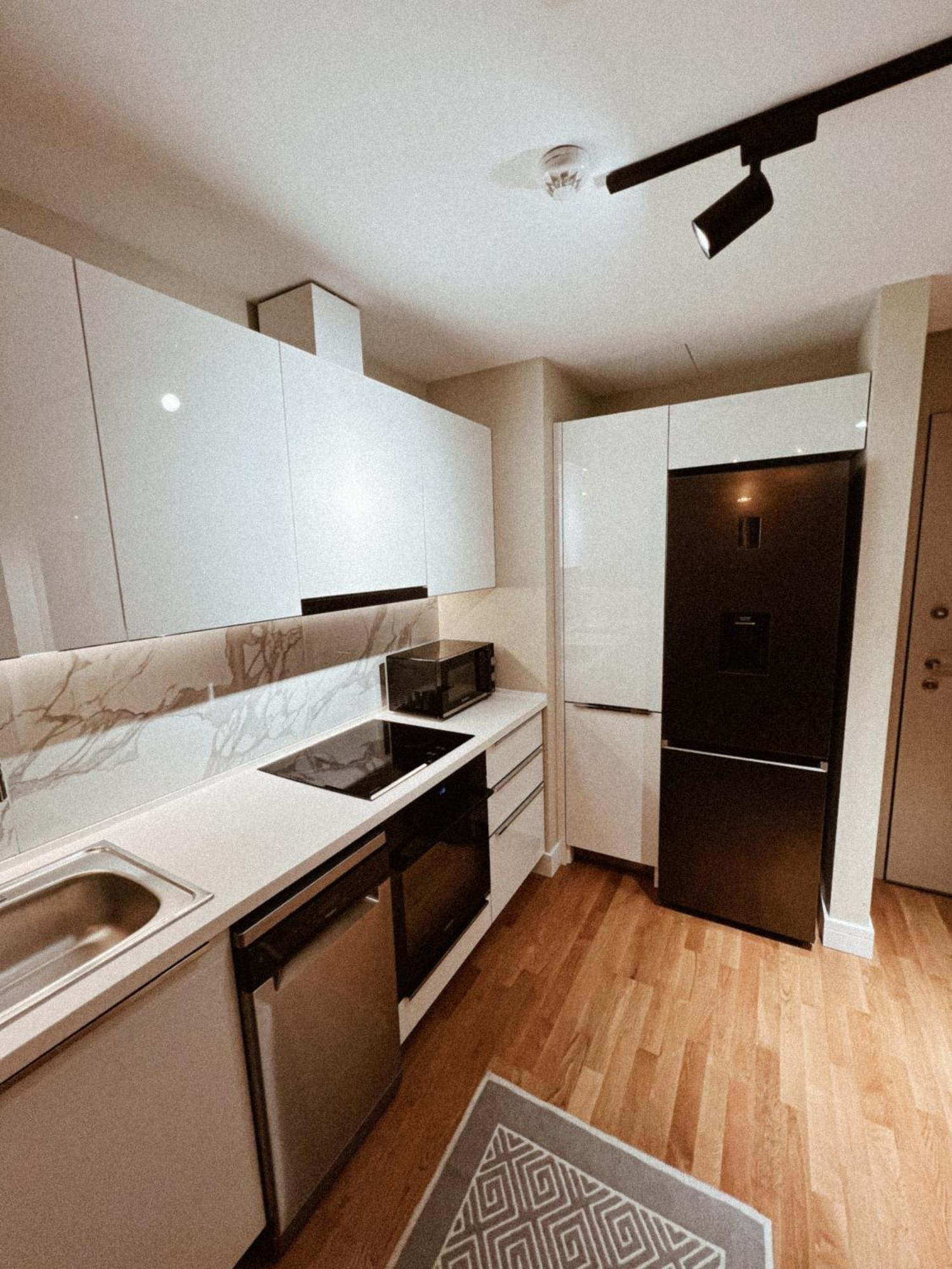 180° View Apartment In Diamond Building Escópia Exterior foto
