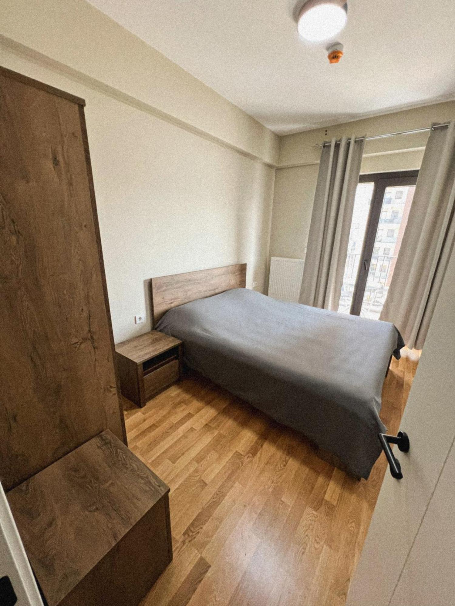 180° View Apartment In Diamond Building Escópia Exterior foto