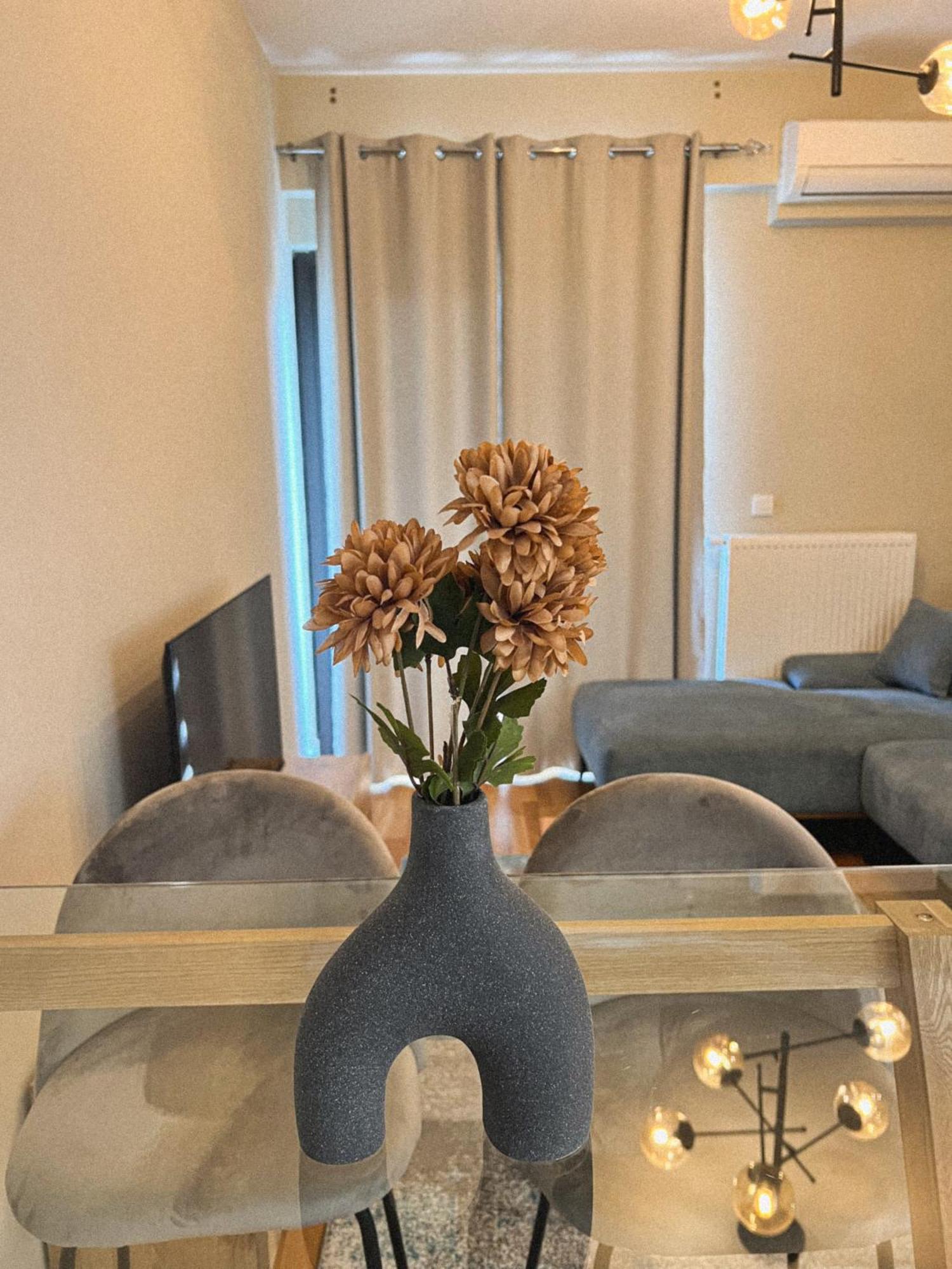 180° View Apartment In Diamond Building Escópia Exterior foto