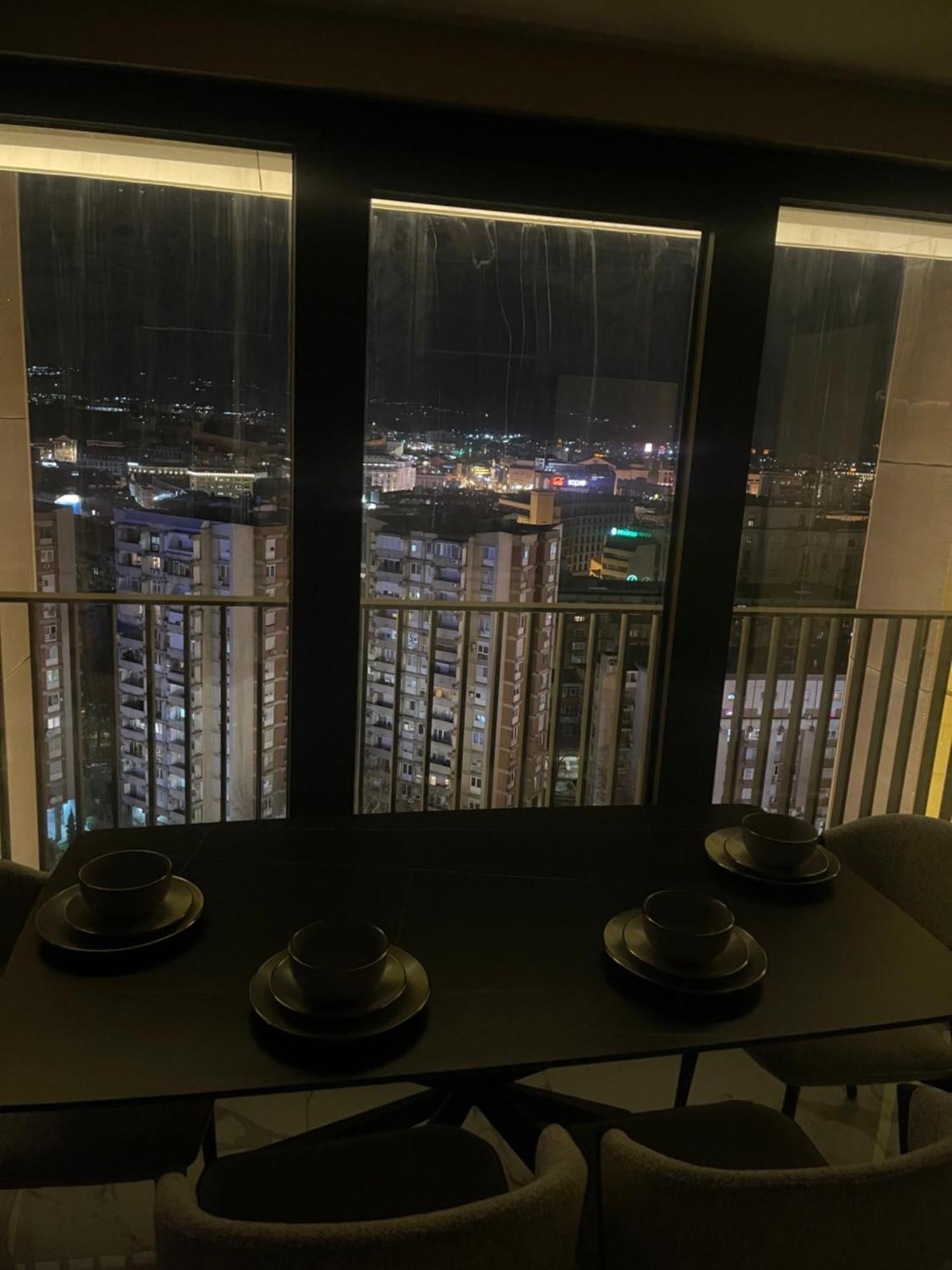 180° View Apartment In Diamond Building Escópia Exterior foto