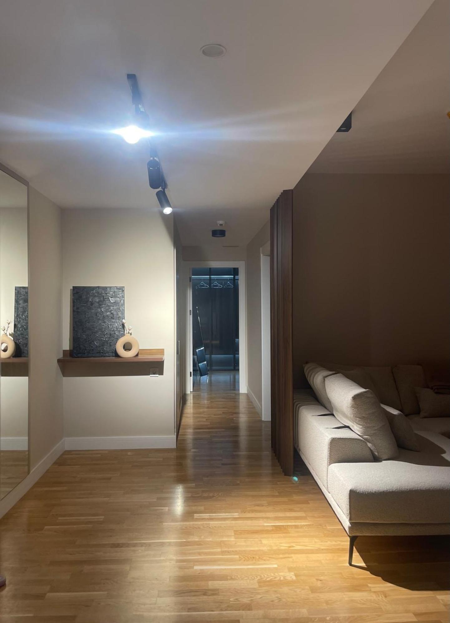 180° View Apartment In Diamond Building Escópia Exterior foto